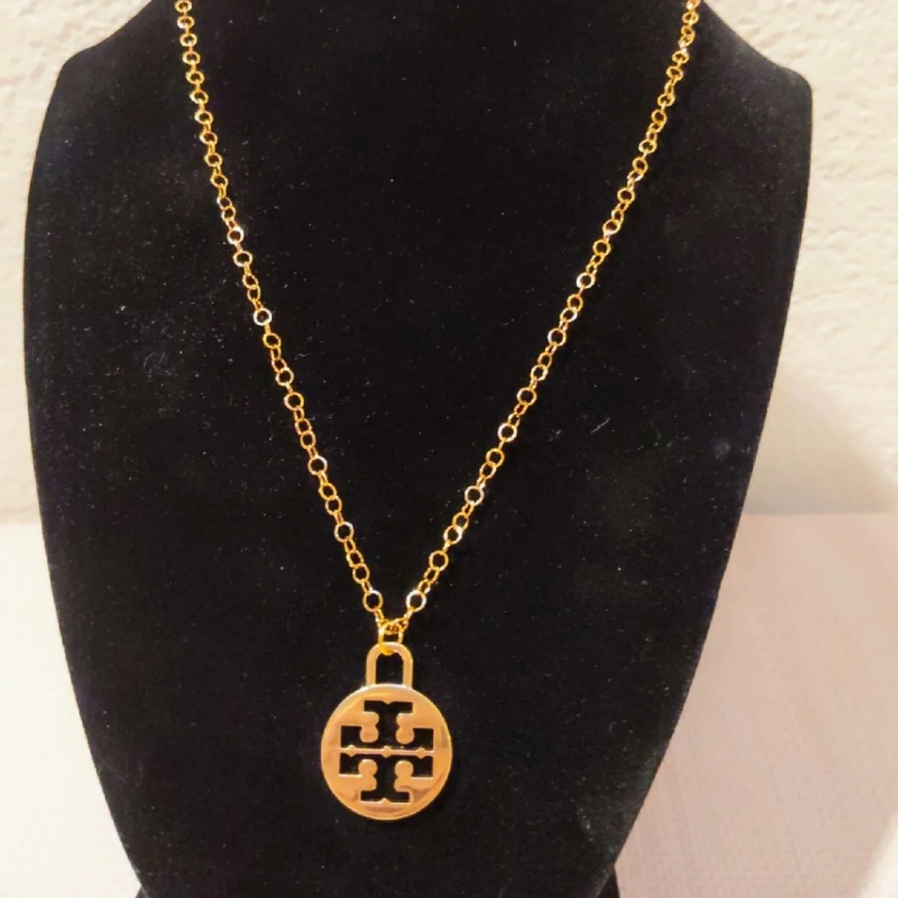 Auth Tory Burch Logo Charm on Gold Plated Necklace - Picture 2 of 4